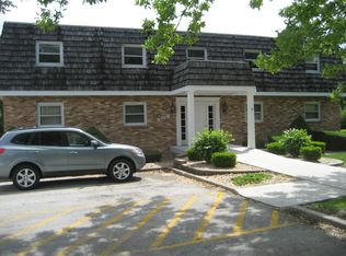 509 Narvick Ave APT 10, Morris, IL