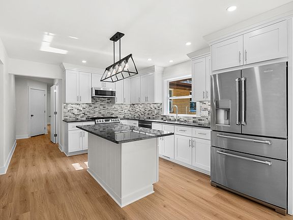 5th image of 5095 W Donna Dr