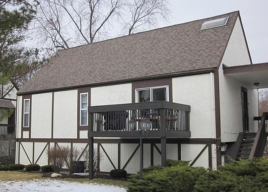 2nd image of 1591 Arlington Ave #1591