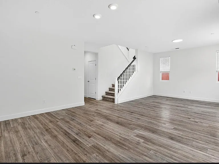 532 E Isidoro Ave — Photo 16