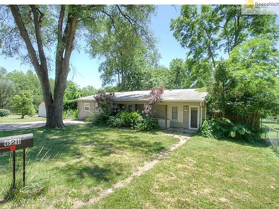3rd image of 6211 Sewell Ave