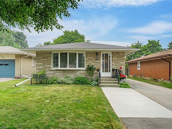 3rd image of 111 Kimberly Cres
