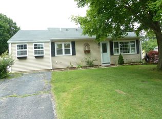 27 Birch St, Groton, CT 06340