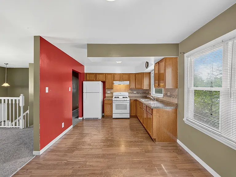 15726 Avalon Ave — Photo 27