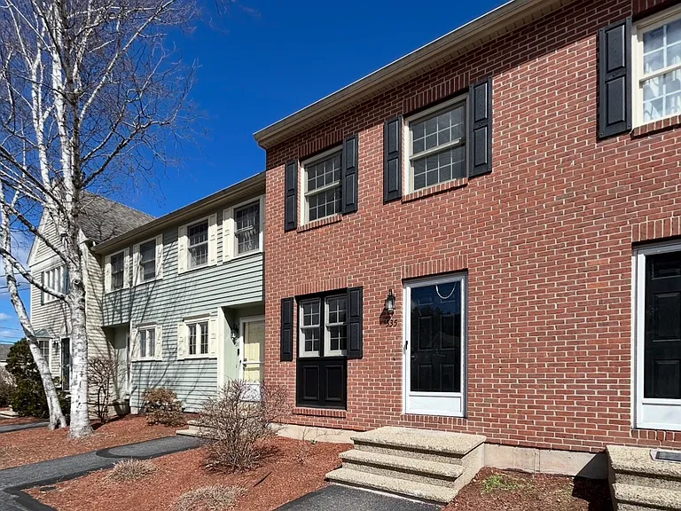 534 Fox Hollow Dr — Photo 1