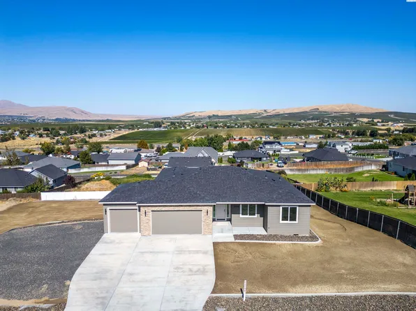 21708 E Plum Pl, Benton City, WA 99320