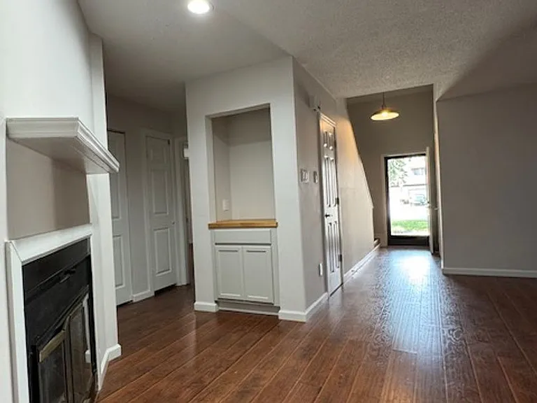 1908 Stephens St — Photo 5