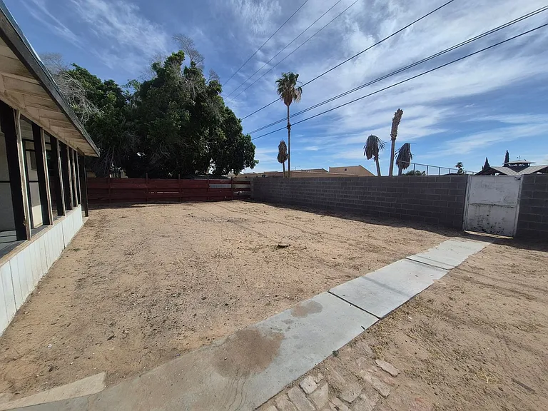 2668 S Madison Ave — Photo 18
