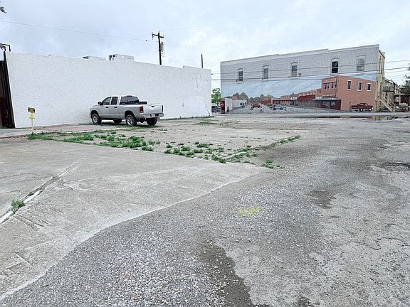 2nd image of 219 N Pearl St