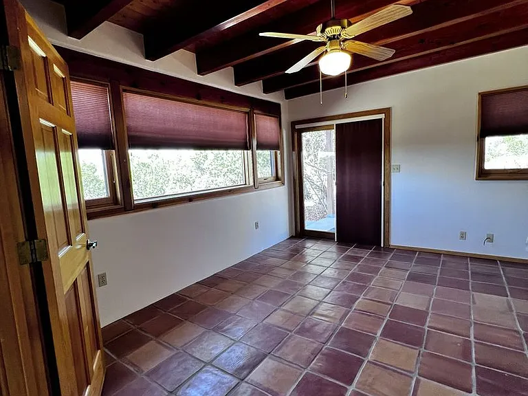 5 Oriente Ct — Photo 41