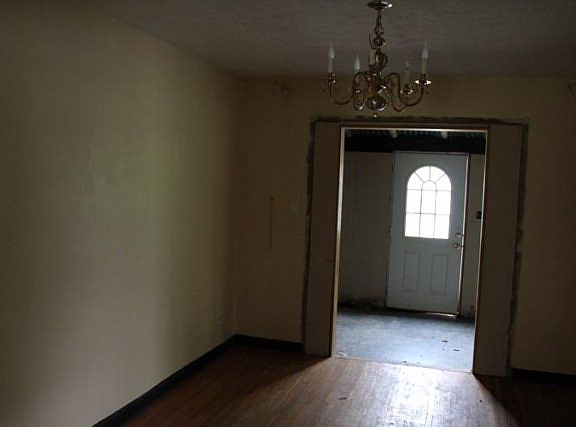 4th image of 125 E 22nd St