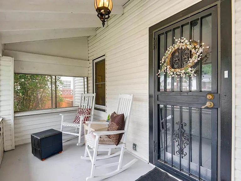 4732 Beach Ct — Photo 13