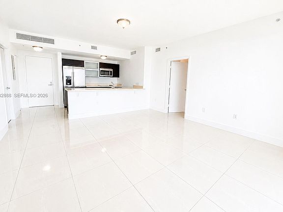 5th image of 90 SW 3rd St APT 3408