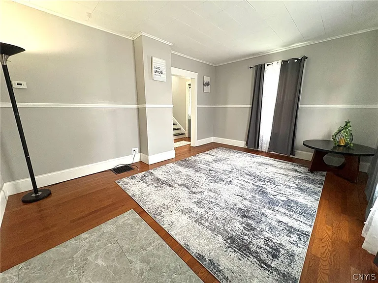 30 Florence St — Photo 9