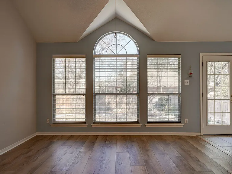 9137 Fainwood Ln — Photo 25