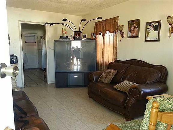 4th image of 5424 Homer Cir