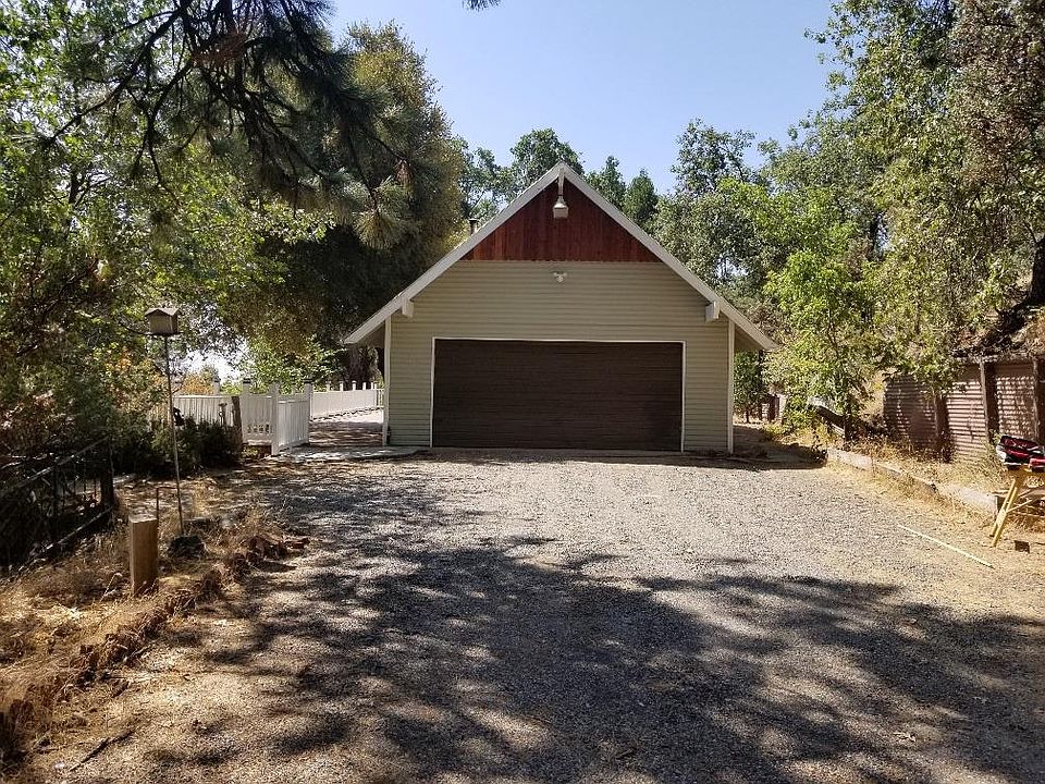 2nd image of 35869 Shriners Ln