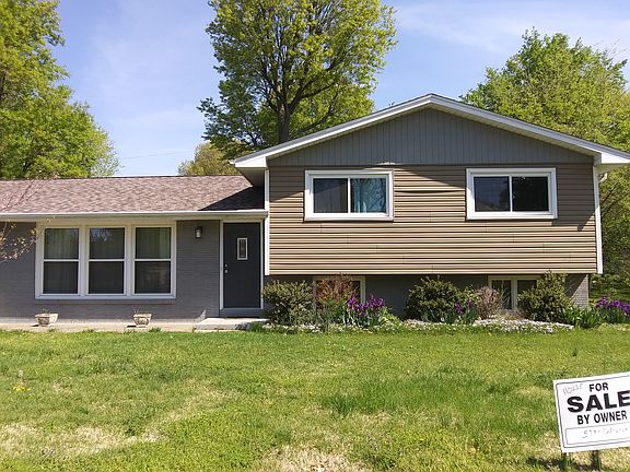 2nd image of 2528 Meadow Ln