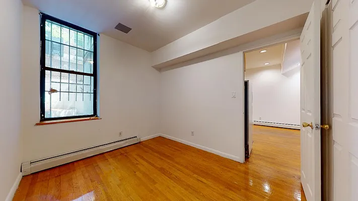 Rented by Bond New York | media 27