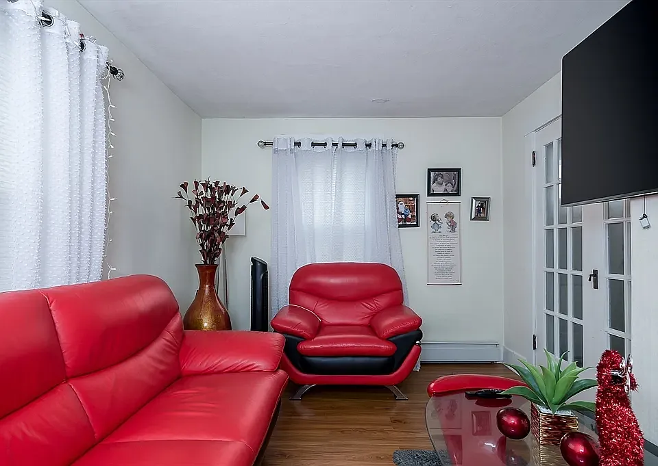 75 Crystal St #1