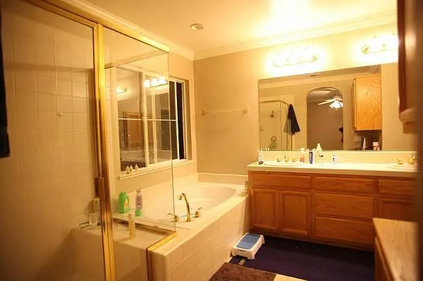3 bed, 2.5 bath, 1713 sqft, $3,100 — Photo 3