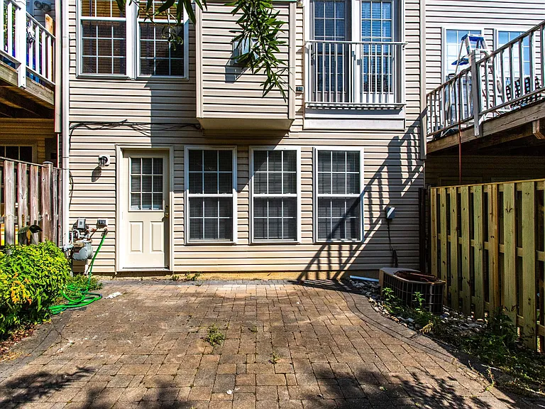 10410 Damascus Park Ln — Photo 7