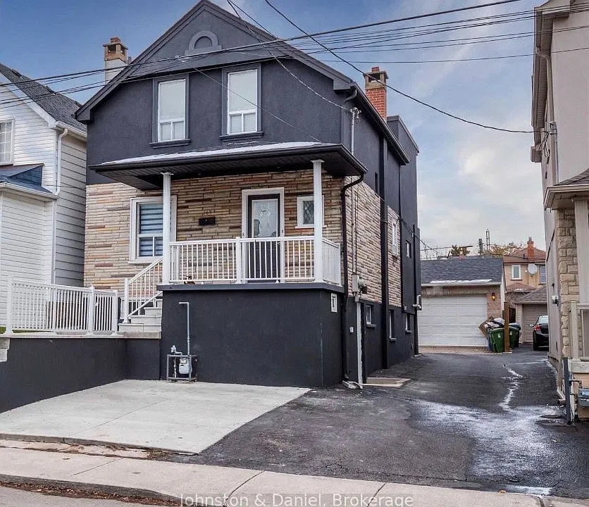 169 Chambers Ave #LOWER