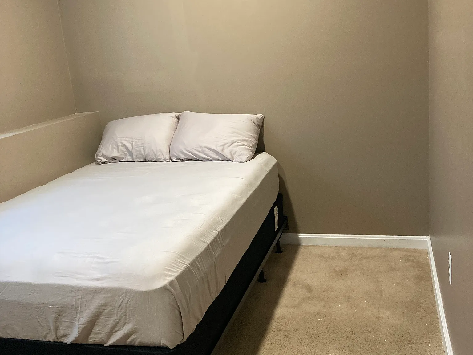 5 bed, 1900 sqft, $640 — Photo 2
