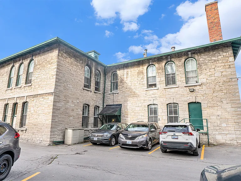 329 Johnson St #13 — Photo 12