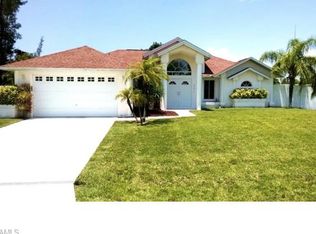 313 SE 27th Ter, Cape Coral, FL 33904
