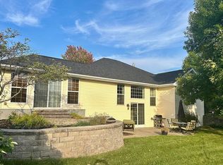 3219 E Fallcreek Ln, Appleton, WI 54913