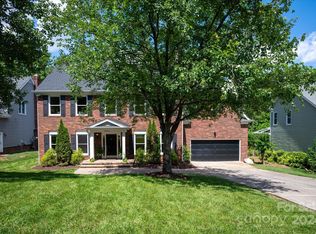 2911 Notchview Ct, Charlotte, NC 28210