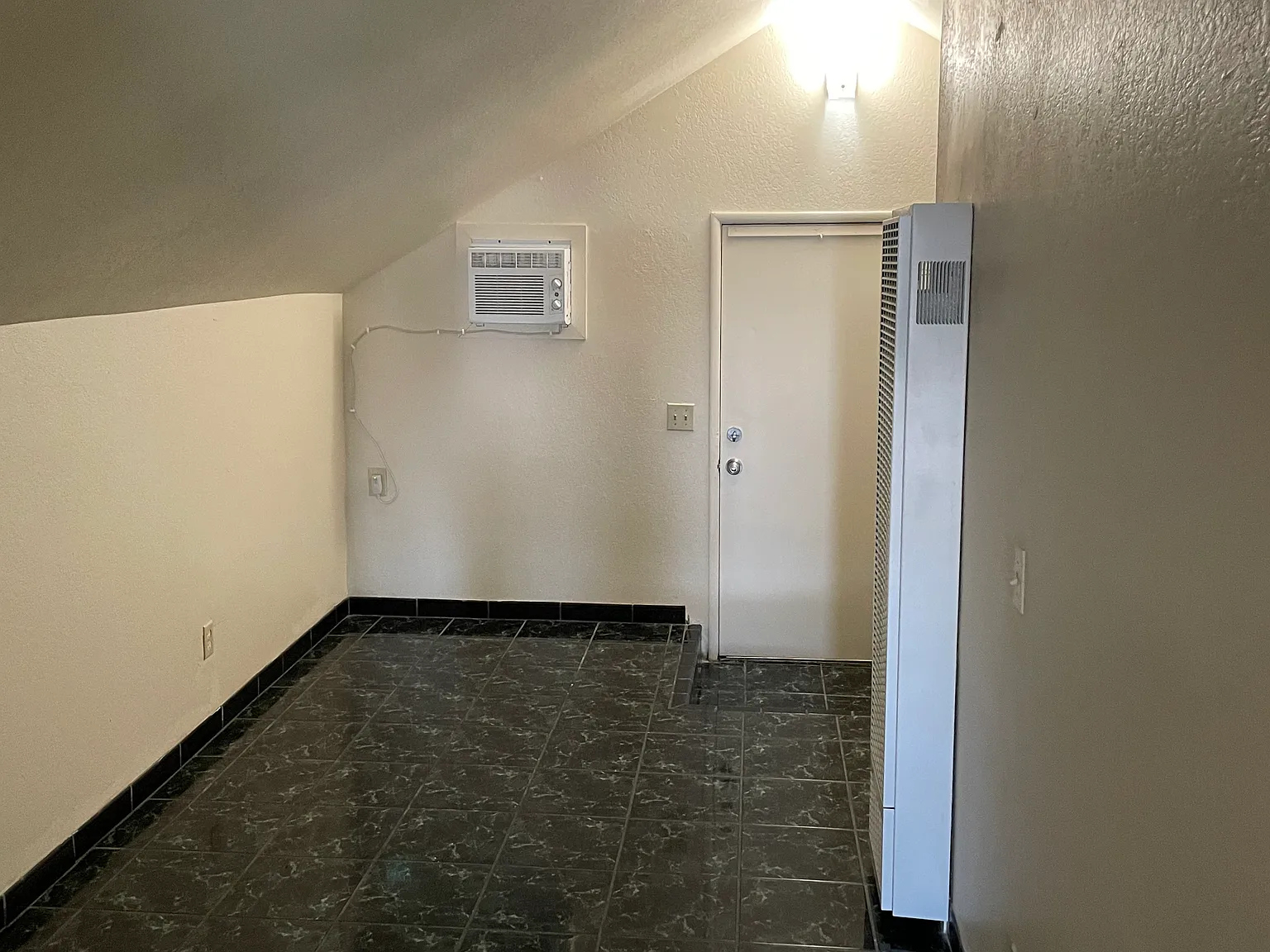 1 bed, 450 sqft, $1,650 — Photo 3