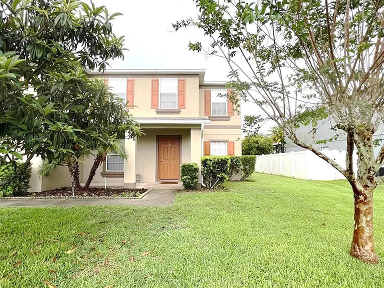 831 Horseshoe Falls Dr — Photo 1