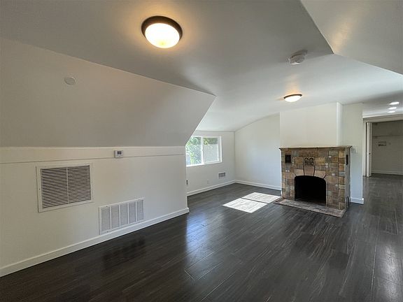 4th image of 434 N El Molino Ave #434