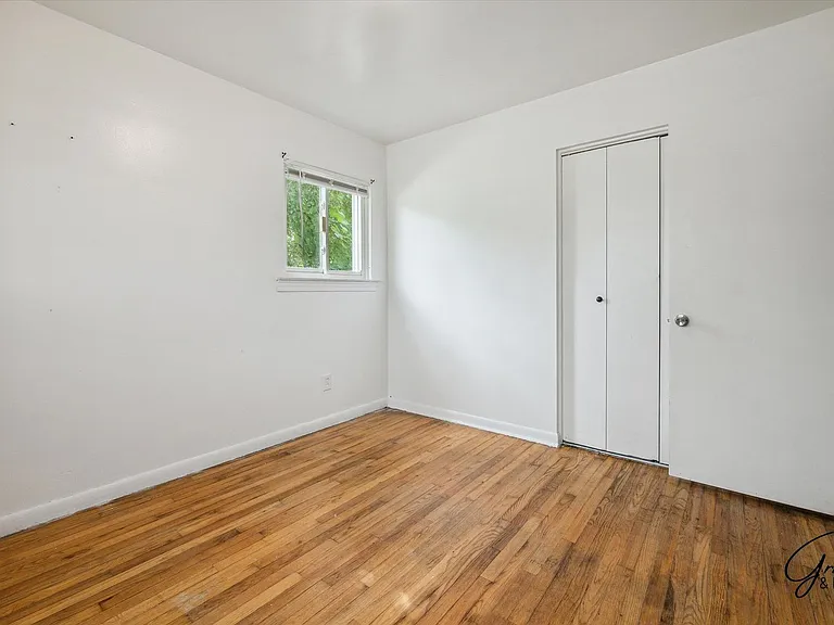 22843 Lambrecht Ave — Photo 10