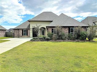 117 Laurel Oaks Rd, Madisonville, LA 70447