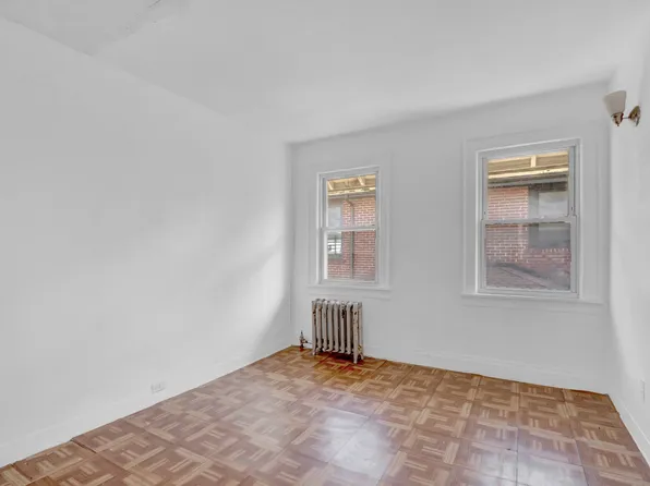 22-17 Collier Avenue image 14 of 20