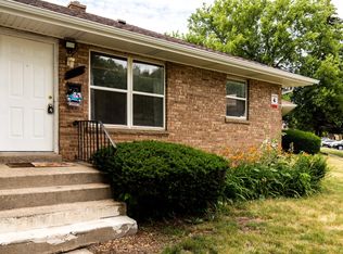 634 Pickus Ct, Waukegan, IL 60085