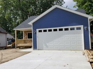 505 N Main St, Yale, MI 48097
