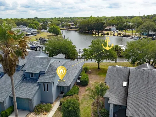 11040 W Cove Harbor Dr, Crystal River, FL 34428