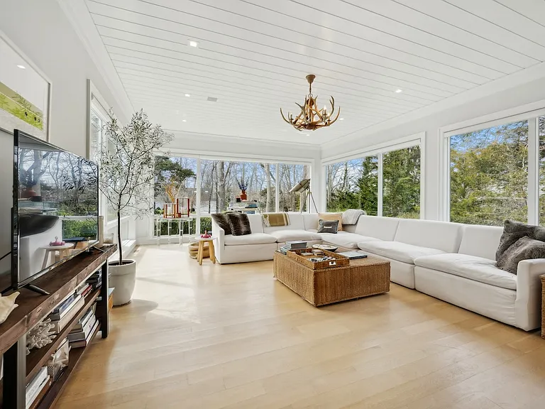 9 S Harbor Dr — Photo 7