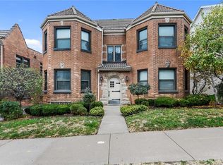 4502 Broadway APT 1, Kansas City, MO 64111