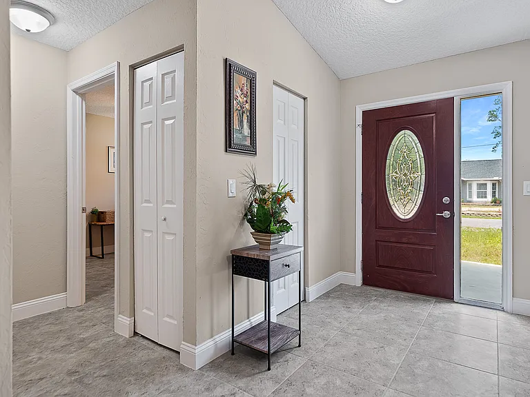 32 Pine Crest Ln — Photo 2