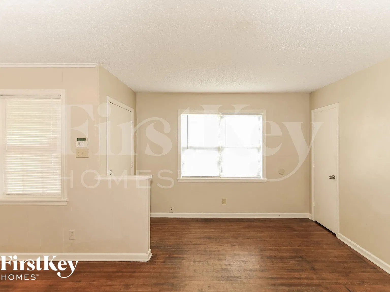 3 bed, 2.0 bath, 1141 sqft, $1,400 — Photo 4