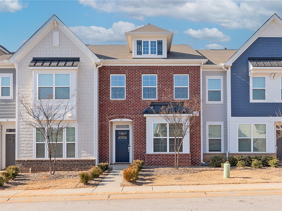 1st image of 10 Leander Dr