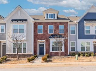 10 Leander Dr, Greer, SC 29651