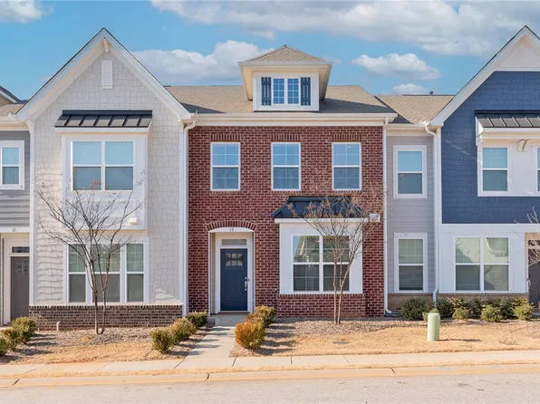 10 Leander Dr, Greer, SC 29651