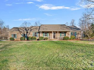 1808 Cameron Heights Cir, Denver, NC 28037