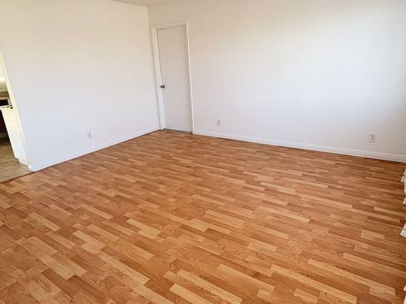 2nd image of 22219 Sioux Rd